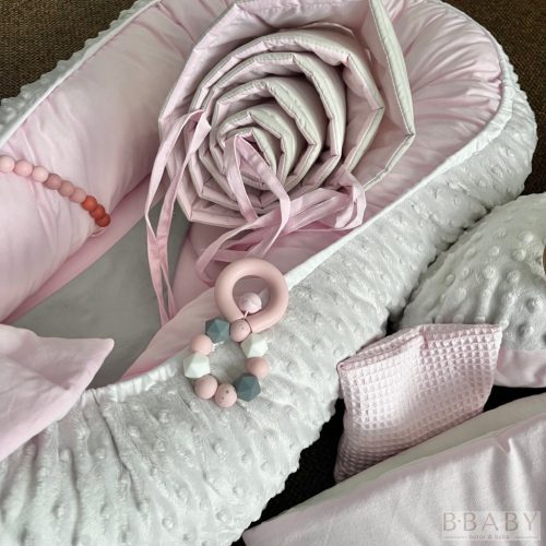 Emma szürke-rózsaszín – 3 részes babaágynemű szett kislányoknak, 100% pamutból – Zsebi Baba Shop