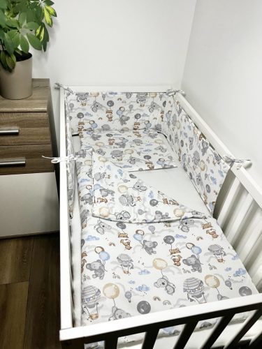 Bbaby 3 részes babaágynemű – Lufis Állatok, pamutvászon, párna, takaró, rácsvédő – Zsebi Baba Shop