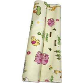 Halványsárga vízhatlan matracvédő lepedő 40x90 cm – szafari mintás, gumis rögzítéssel – 2. kép
