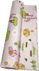 Rózsaszín vízhatlan matracvédő lepedő 70x120 cm – szafari mintás, gumis sarkakkal – 2. kép