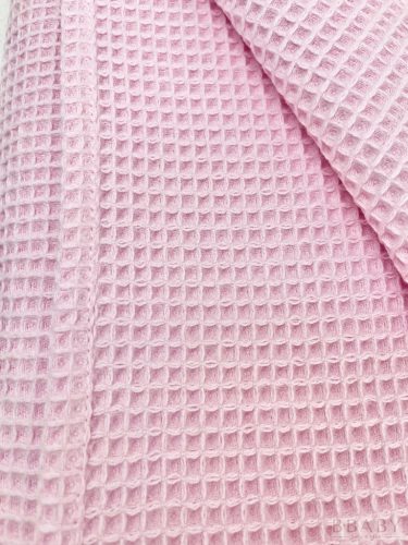 Babarózsaszín waffle babatakaró – 70x90 cm, légáteresztő pamut takaró babáknak – babatermék 4. kép