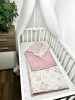 Bbaby 2 részes egybevarrt babaágynemű – Állatbarát Álom, rózsaszín és púder minky, állatmintás pamutvászon – Zsebi Baba Shop