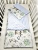 Bbaby 2 részes egybevarrt babaágynemű – Sün Balázs és erdei barátai, világoskék minkyvel – Zsebi Baba Shop