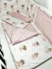 Bbaby 3 részes egybevarrt babaágynemű – Púdertánc minky, balerinás pamutvászon és egyenes fejvédő – Zsebi Baba Shop