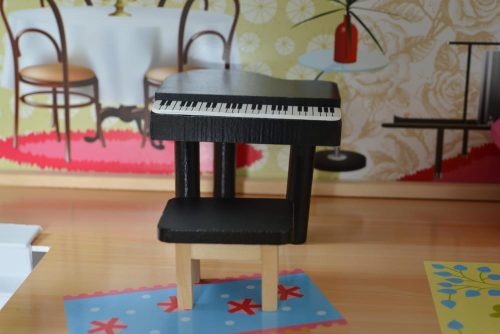 Moni Toys Mila babaház 70cmx62x31cm – Zsebi Baba Shop