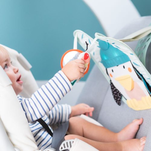 Taf Toys játék autóba Penguin Play and Kick Car Toy zenélõ pingvin 12955 – Zsebi Baba Shop