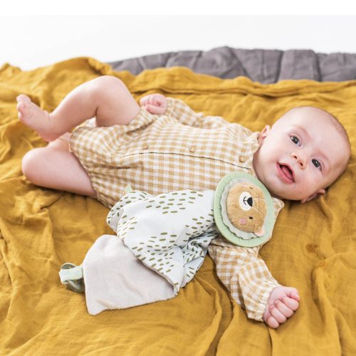 Taf Toys szundikendõ cumitartó pánttal Harry, az oroszlán 12975 – gyermekjáték 1. kép