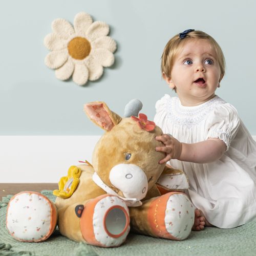 Nattou foglalkoztató játék plüss 45cm Mila, Zoe and Lana - Mila, a boci – Zsebi Baba Shop