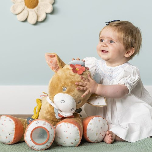 Nattou foglalkoztató játék plüss 45cm Mila, Zoe and Lana - Mila, a boci – Zsebi Baba Shop