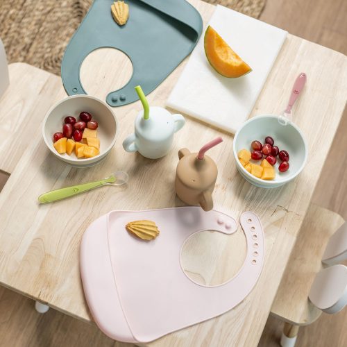 Nattou étkészlet szilikon 4 részes ivópohárral pink – Zsebi Baba Shop
