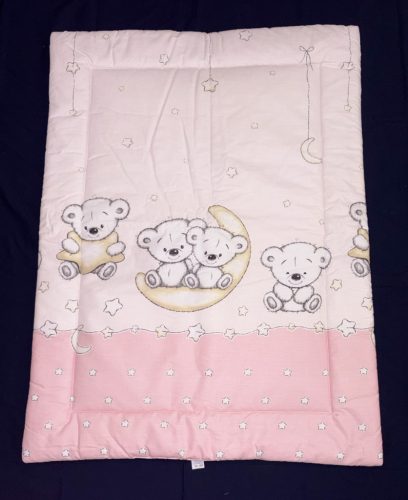 DOMBABY 3 részes ágynemű garnitúra fejvédővel MACIS PINK – Zsebi Baba Shop