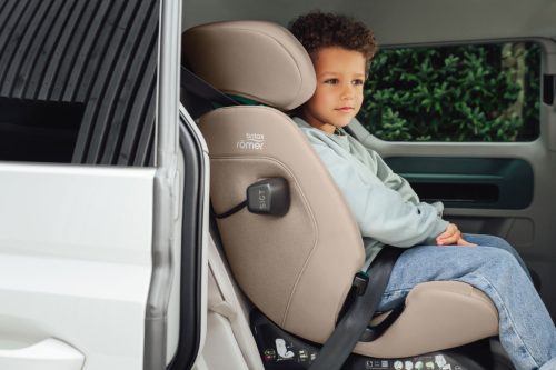 BRITAX RÖMER Safefix Deep Black – autósülés 3. kép