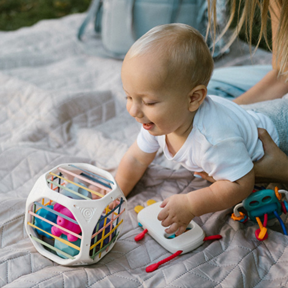 BabyOno 1582 - Szenzoros játék CUBE BOX