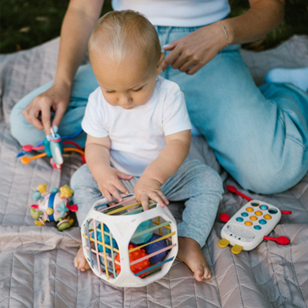 BabyOno 1582 - Szenzoros játék CUBE BOX
