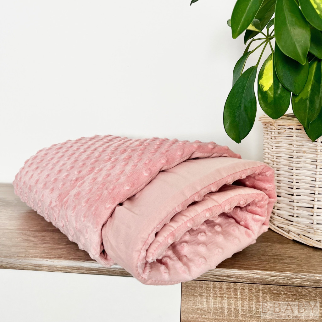 Phoebe – Puha babatakaró 70×90 cm | Púder rózsaszín pamutvászon, minky, antiallergén töltettel – babatermék