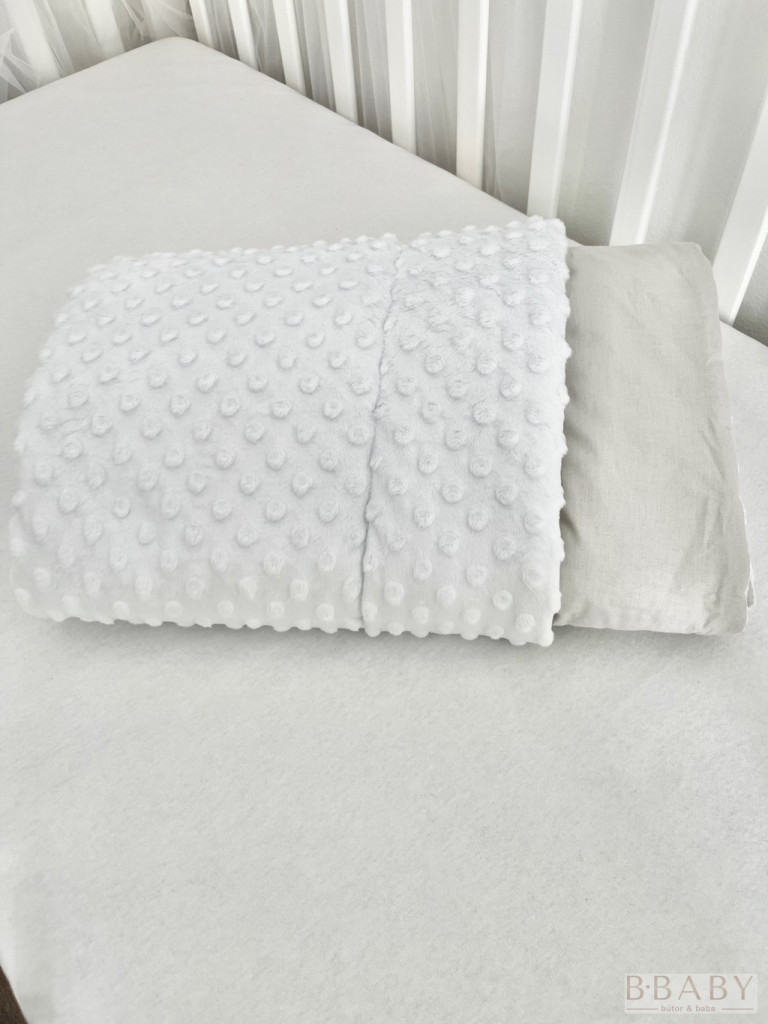 Ross – Puha babatakaró 70×90 cm | Szürke pamutvászon, fehér minky, antiallergén töltettel – babatermék