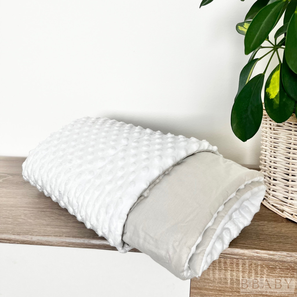 Ross – Puha babatakaró 70×90 cm | Szürke pamutvászon, fehér minky, antiallergén töltettel – babatermék