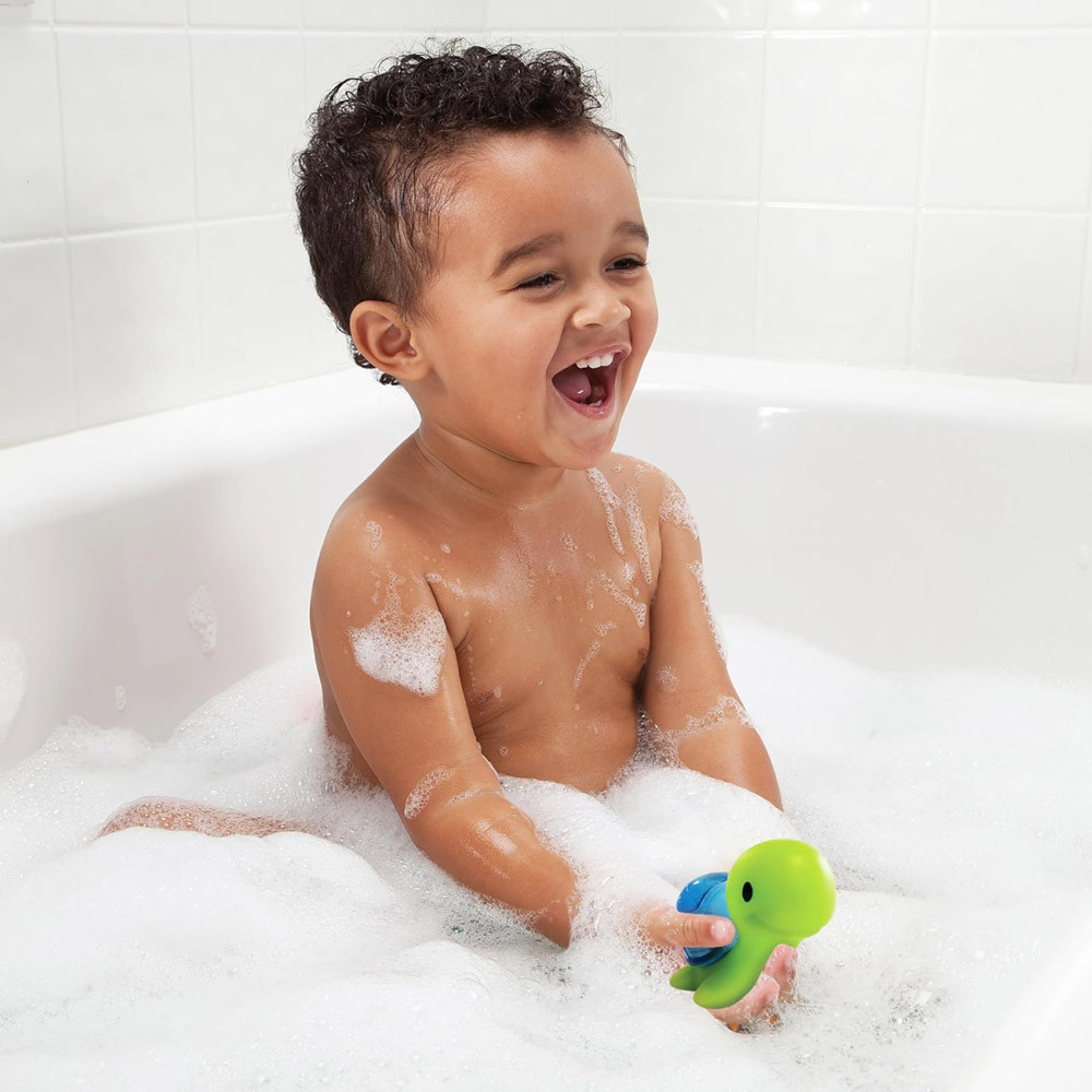 Munchkin fürdõjáték Bath Rattle Squirts 2db csörgõ-spriccelõ – fürdetési kiegészítő