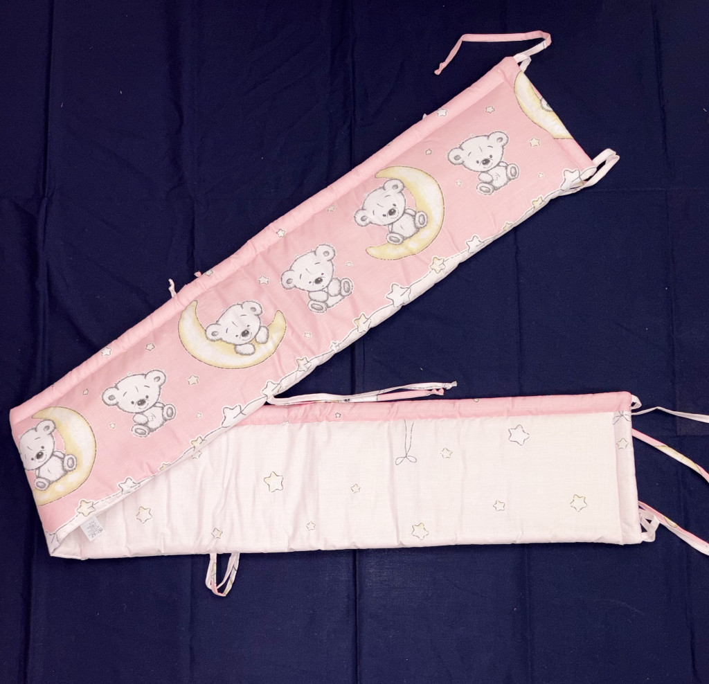 DOMBABY 3 részes ágynemű garnitúra fejvédővel MACIS PINK