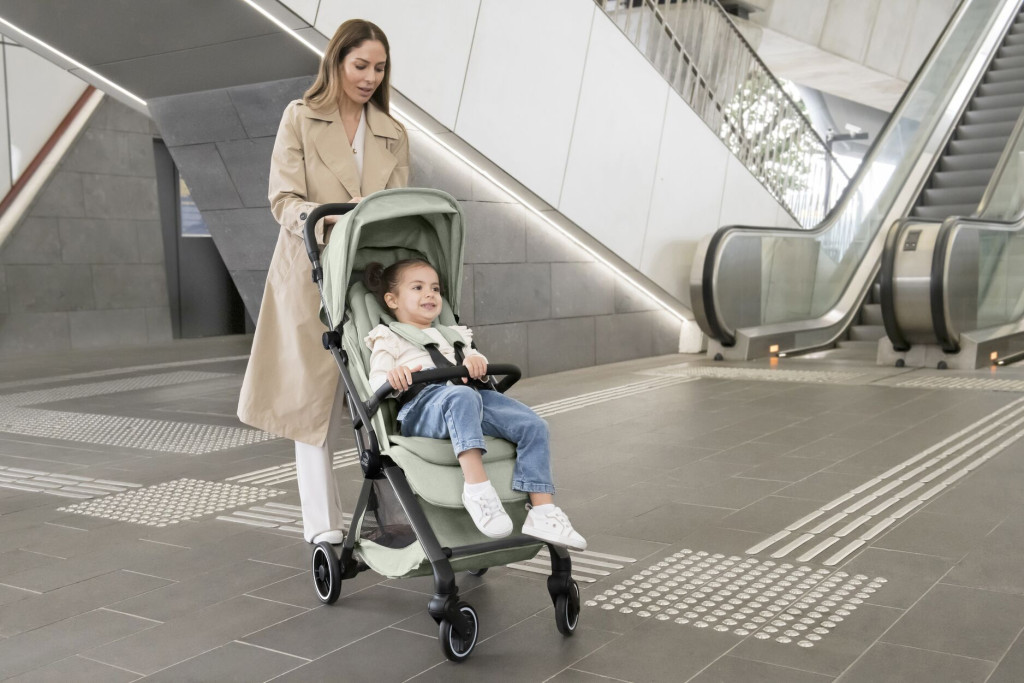 BRITAX RÖMER FLYLITE Sage Green – babakocsi