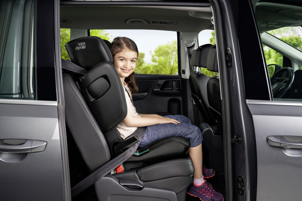BRITAX RÖMER Kidfix M i-Size Midnight Grey – autósülés