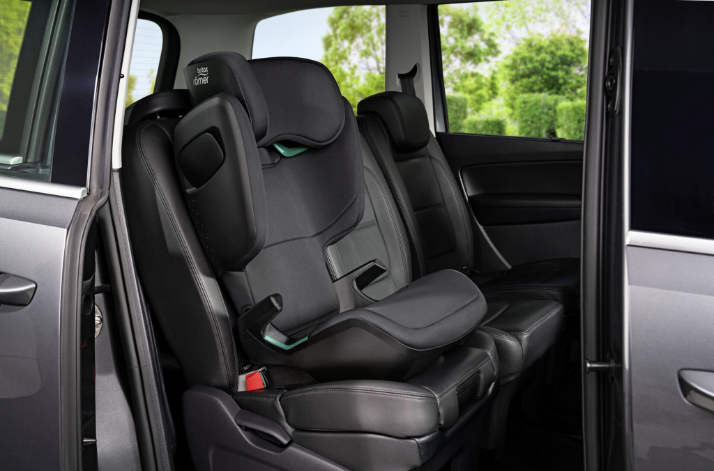 BRITAX RÖMER Kidfix M i-Size Midnight Grey – autósülés