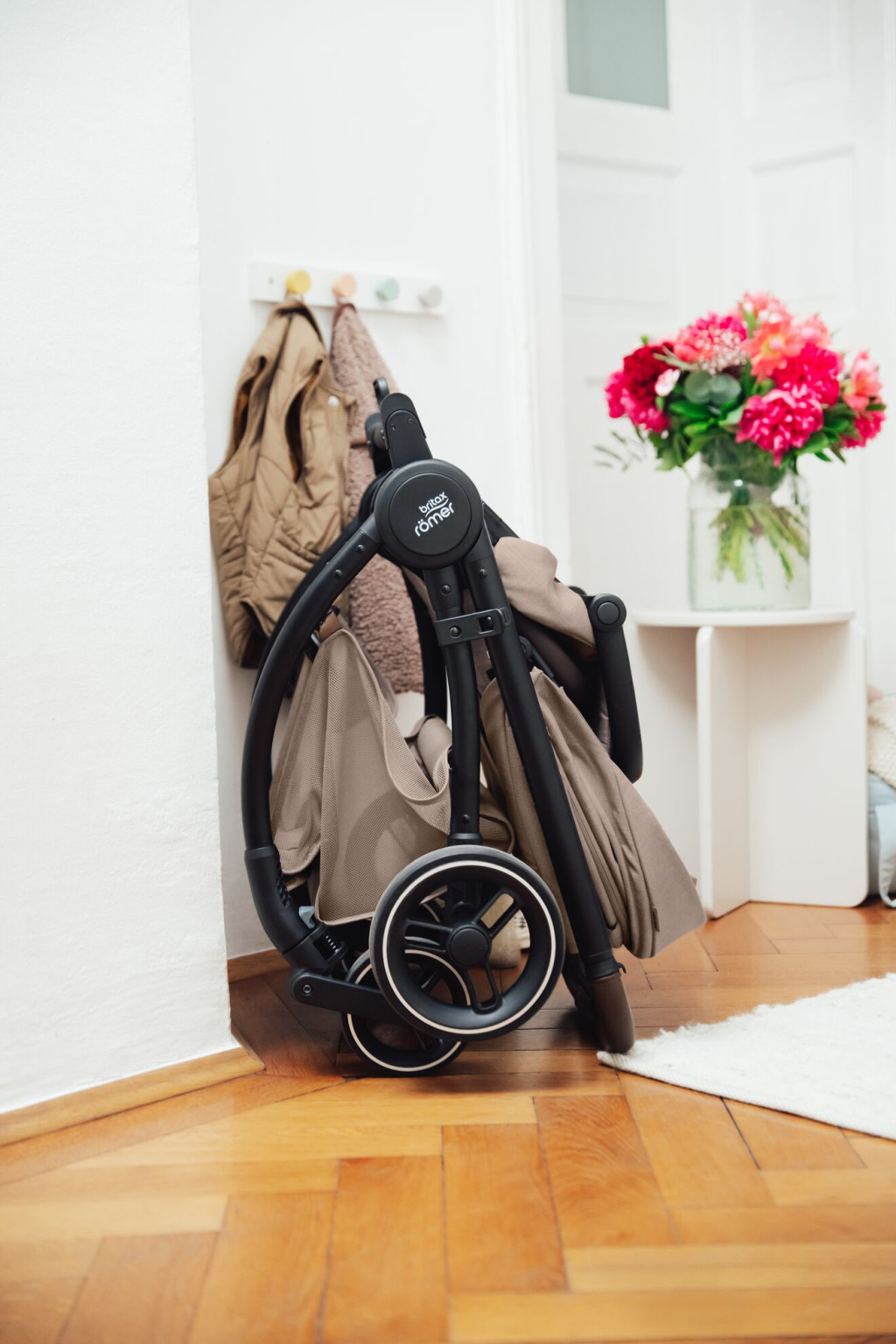 BRITAX RÖMER Rio Style Carbon Black – babakocsi